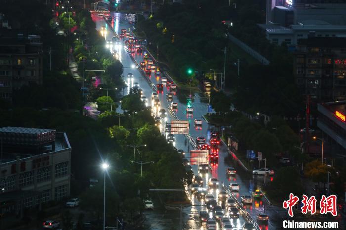 广东最新气象预报，雨季来临，需警惕强对流天气