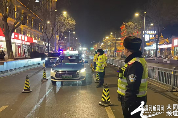 最新交警夜查视频，守护城市安全的夜行者